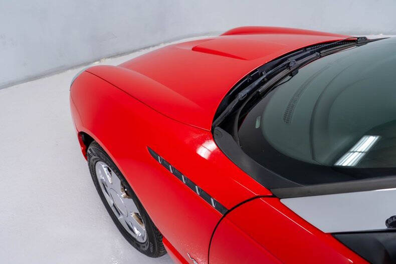 2003 Ford Thunderbird
