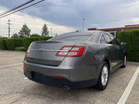 2013 Ford Taurus SE