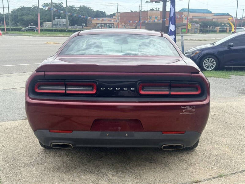 2017 Dodge Challenger SXT