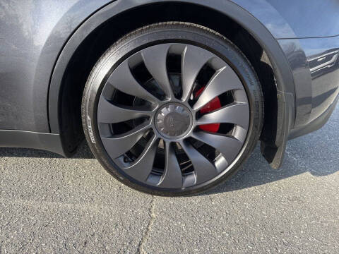 2025 Tesla Model Y Performance