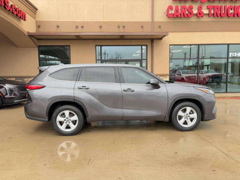 2021 Toyota Highlander LE