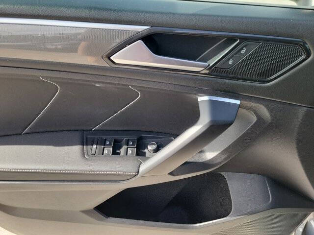 2023 Volkswagen Tiguan SE R-Line Black