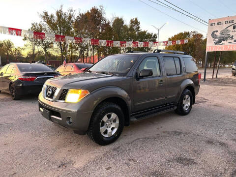 2005 Nissan Pathfinder LE