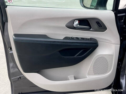 2021 Chrysler Pacifica Touring L