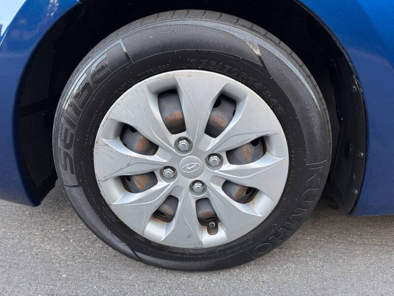 2017 Hyundai Accent SE