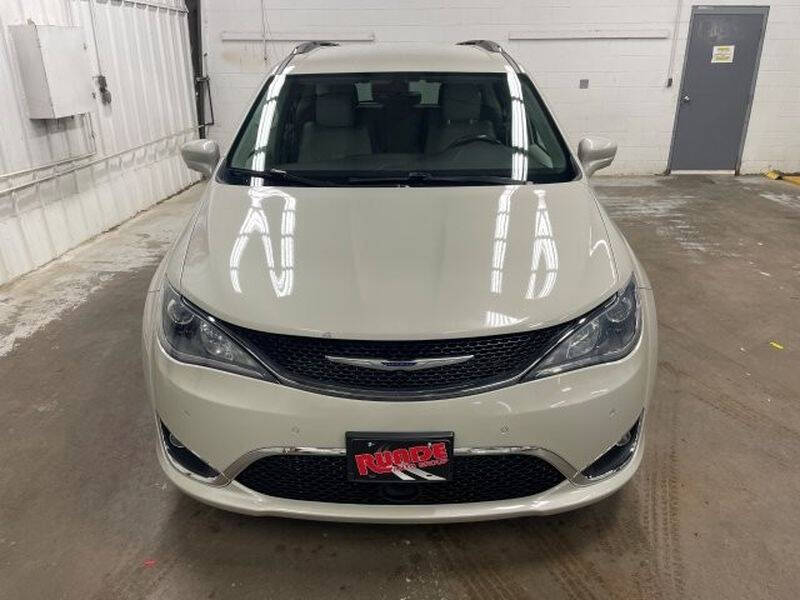 Used 2019 Chrysler Pacifica Touring L Plus with VIN 2C4RC1EG7KR635882 for sale in Hazel Green, WI