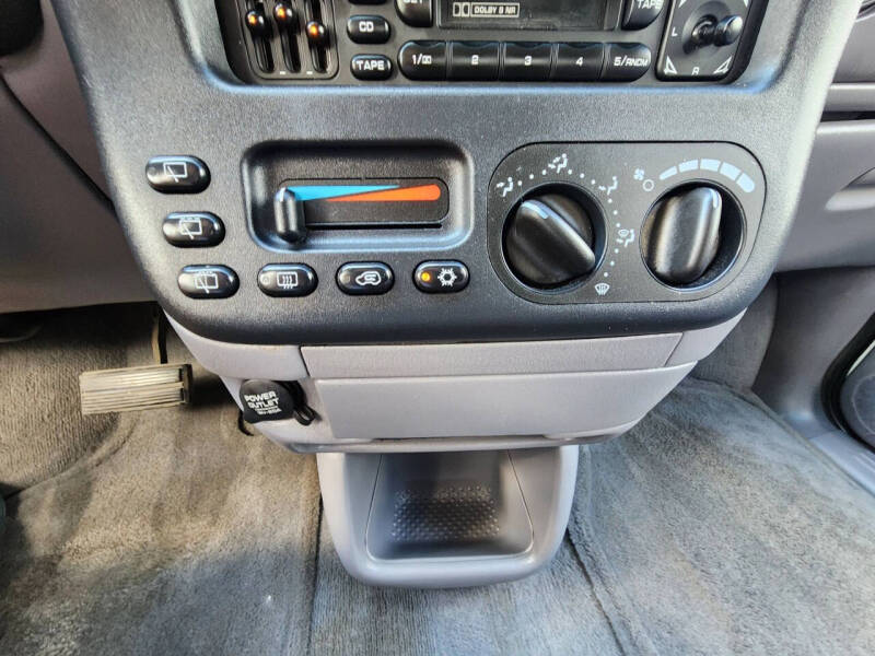 2000 Dodge Caravan SE