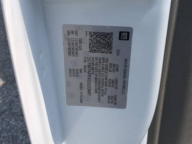 2025 GMC Savana 2500