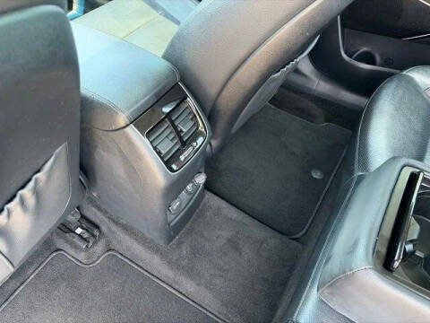 2017 Kia Cadenza Premium