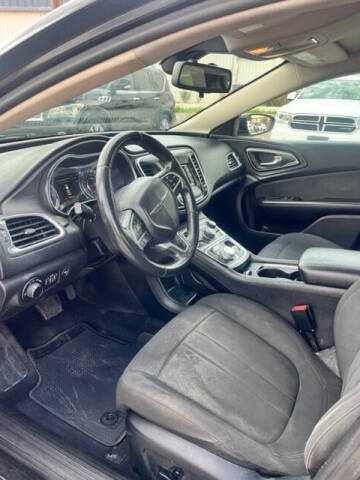 2016 Chrysler 200 Limited