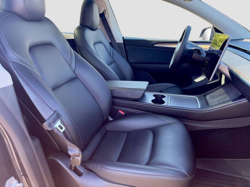 2025 Tesla Model Y Long Range