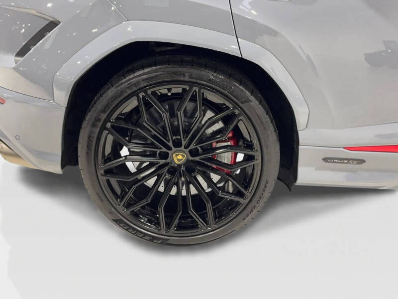 2025 Lamborghini Urus SE