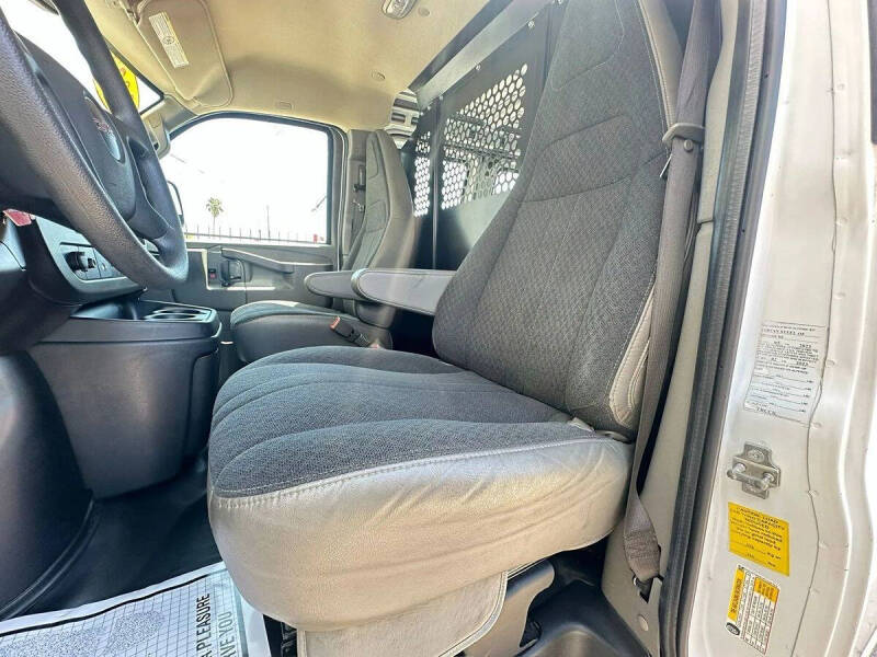 2023 GMC Savana 2500