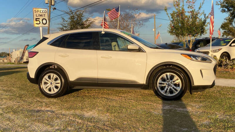 2020 Ford Escape SE