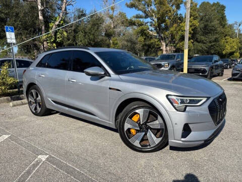 2022 Audi e-tron quattro Premium Plus