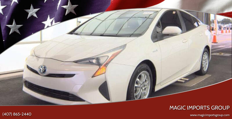 2016 Toyota Prius Two's photo