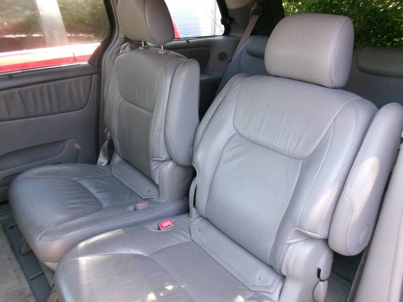2005 Toyota Sienna XLE 7 Passenger