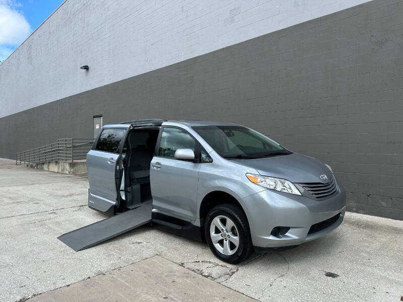 2015 Toyota Sienna LE Mobility 7-Passenger