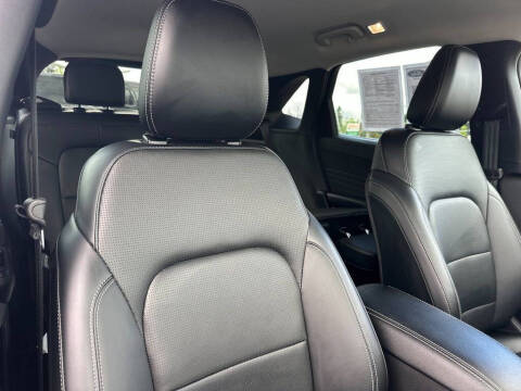 2025 Ford Escape Platinum