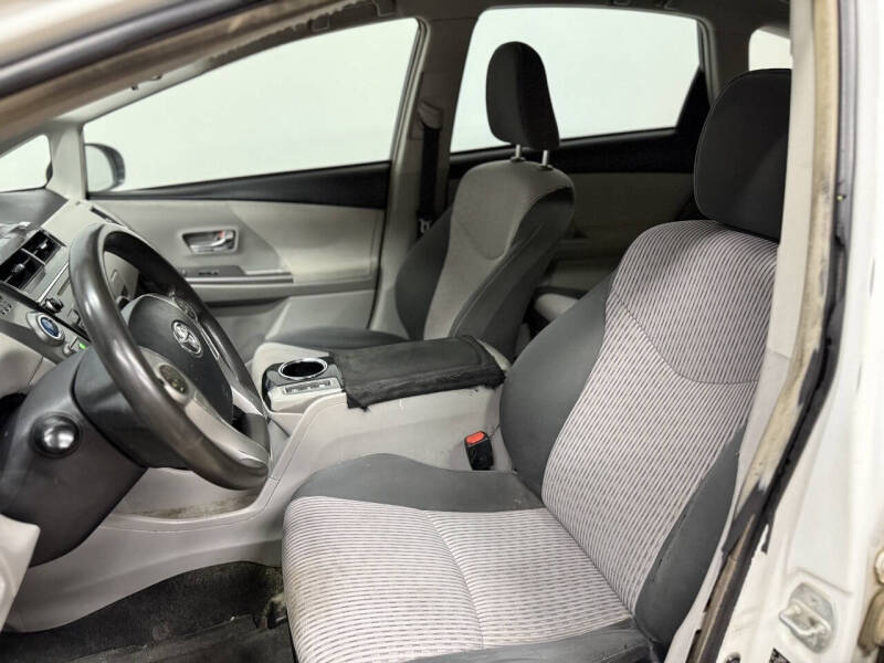 2015 Toyota Prius v Three