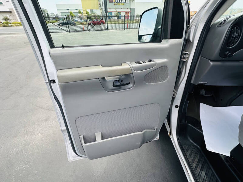 2006 Ford E-Series E-150 XLT