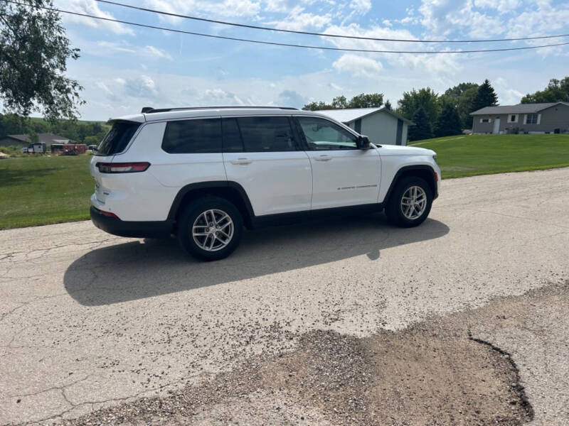 2022 Jeep Grand Cherokee L Laredo