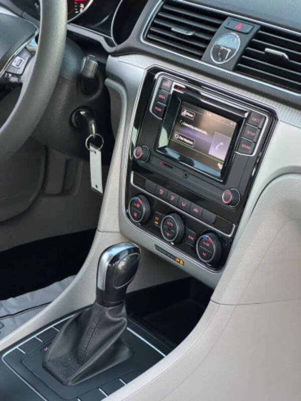 2016 Volkswagen Passat 1.8T S