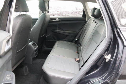 2025 Volkswagen Taos SE Black 4Motion