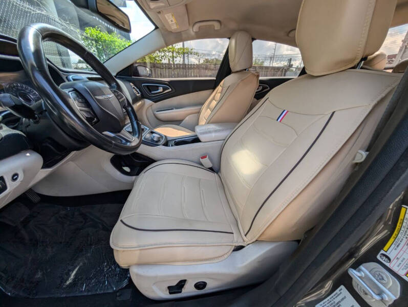 2015 Chrysler 200 Limited