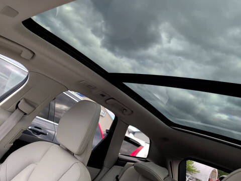 2023 Volvo XC60 B5 Plus Dark Theme