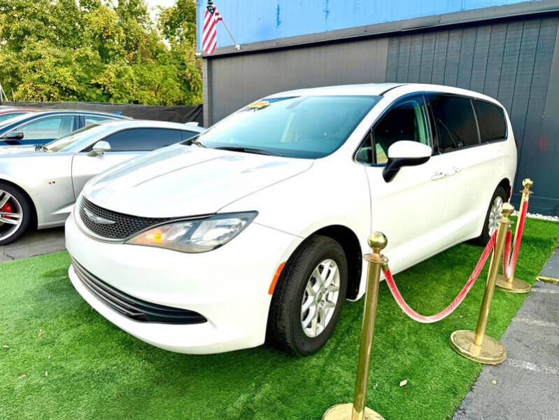 2017 Chrysler Pacifica Touring