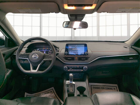 2022 Nissan Altima 2.5 SR