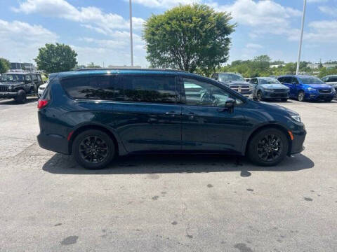 2022 Chrysler Pacifica Touring L