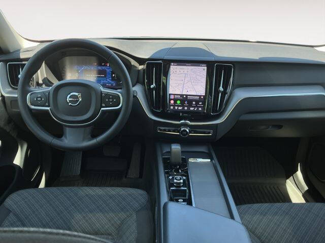 2024 Volvo XC60 B5 Core Dark Theme