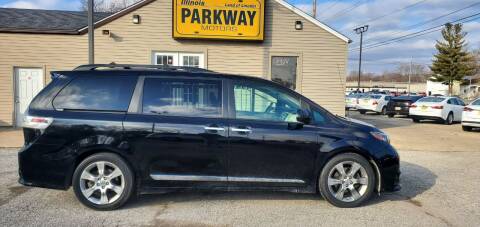 2014 Toyota Sienna for sale at Parkway Motors in Springfield IL