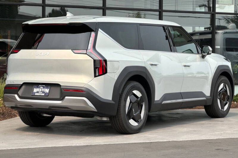 2026 Kia EV9 Light Long Range