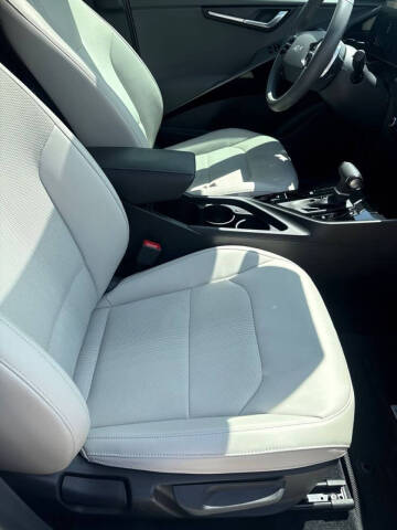 2023 Kia Niro EX Touring