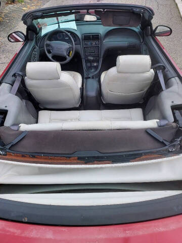 2004 Ford Mustang Deluxe