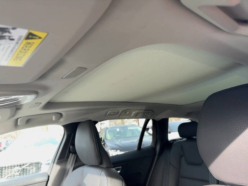 2025 Volvo V60 Cross Country B5 Plus