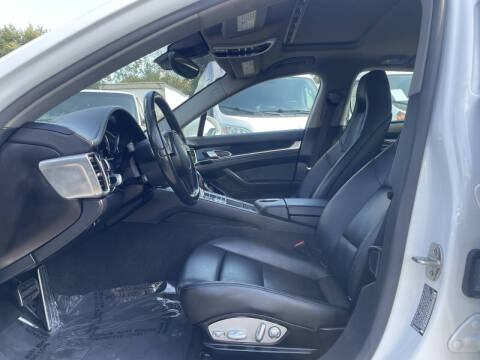 2016 Porsche Panamera