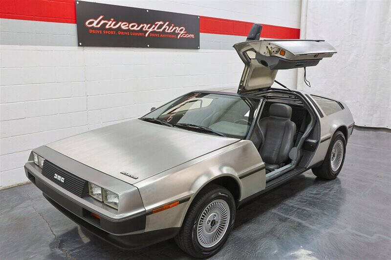 1982 DeLorean DMC-12
