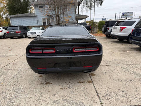 2016 Dodge Challenger SXT