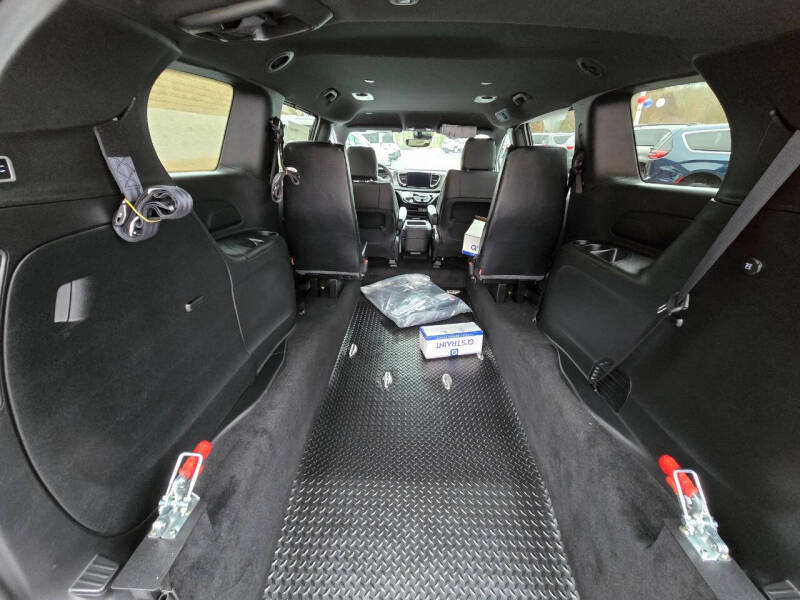 2025 Chrysler Voyager LX