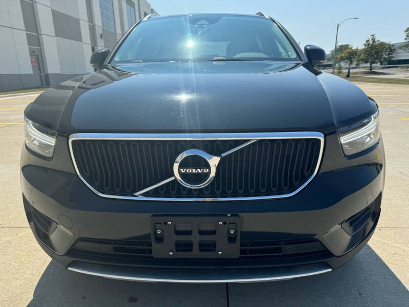 Used 2020 Volvo XC40 Momentum with VIN YV4162UK3L2330960 for sale in Elmhurst, IL