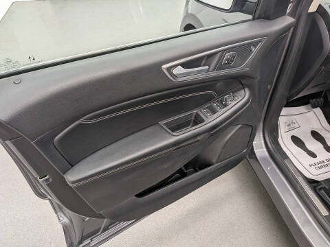 2021 Ford Edge Titanium