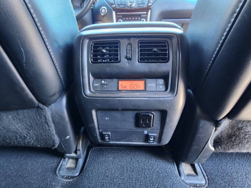2016 Nissan Pathfinder SL