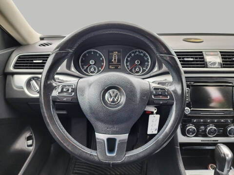 2012 Volkswagen Passat SE PZEV