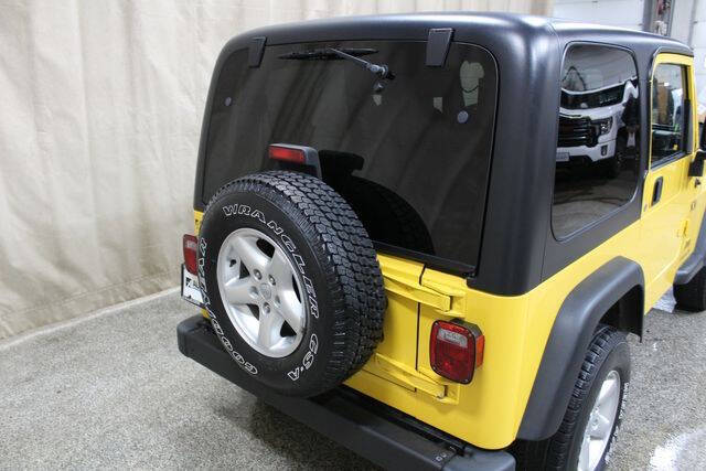 2004 Jeep Wrangler X photo 5