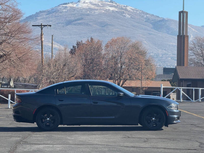 2016 Dodge Charger SE
