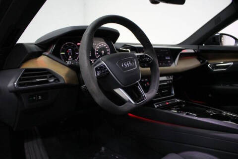 2023 Audi e-tron GT quattro Premium Plus